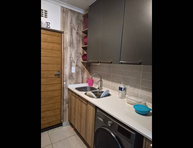 2 BEDROOM TOWNHOUSE TO LET IN GLEN MARAIS